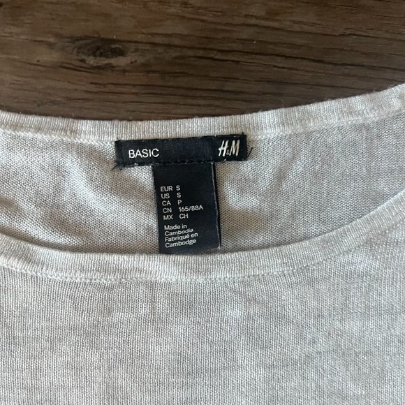 H&M Basic Black and White Striped Thin Knit Sweater Small - Picture 2 of 3